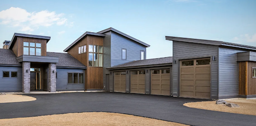 luxury-garage-design-bend-oregon Luxury garage and workshop design for a custom home in Bend Oregon